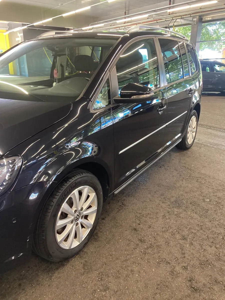 Volkswagen Touran 2012 photo 3