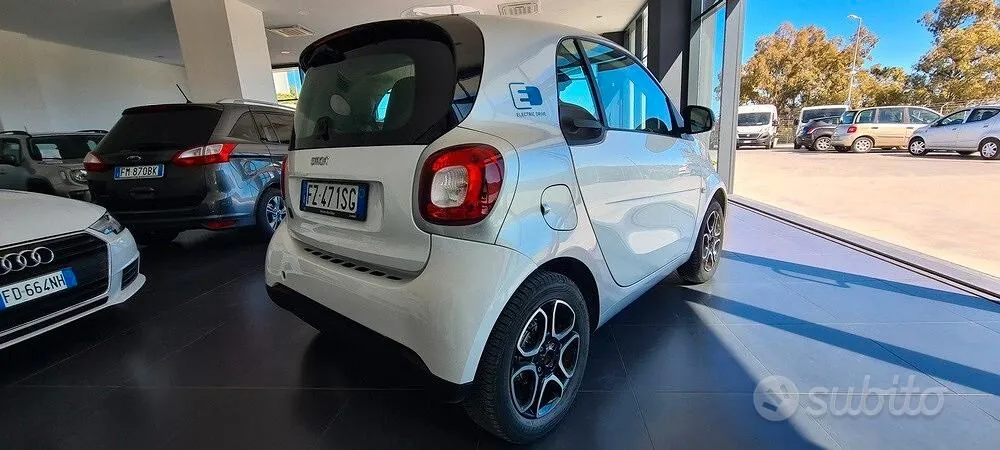 Smart Fortwo 2019 photo 3