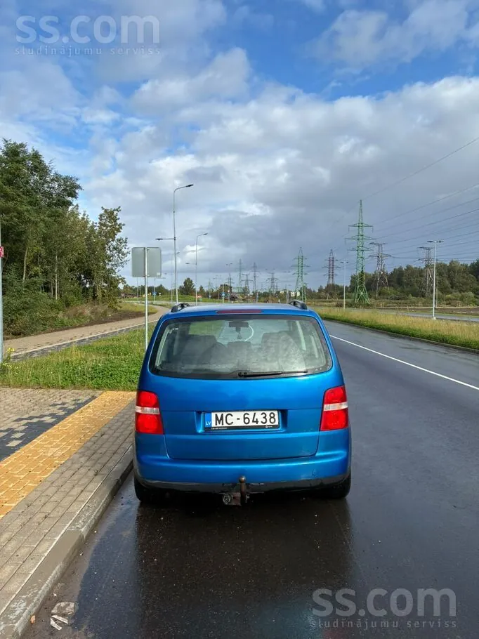 Volkswagen Touran 2006 photo 3