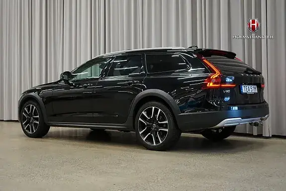 Volvo V90 Cross Country 2023 photo 4