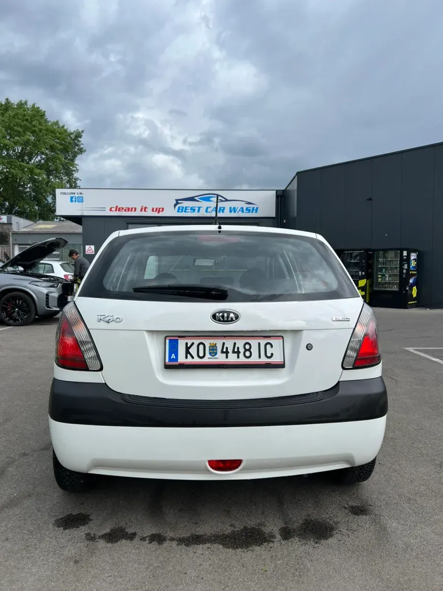 Kia Rio 2010 photo 2