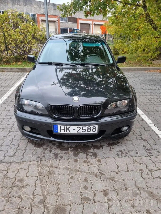 BMW 318 2003 photo 2