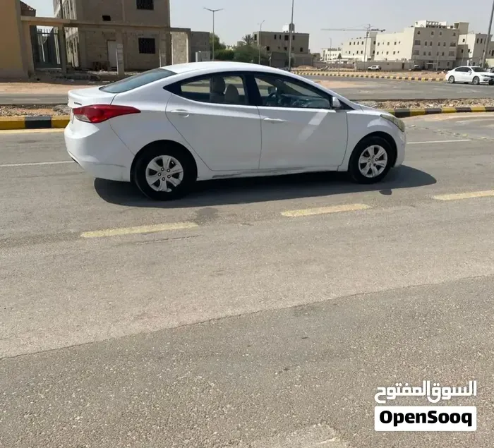 Hyundai Elantra 2013 photo 2