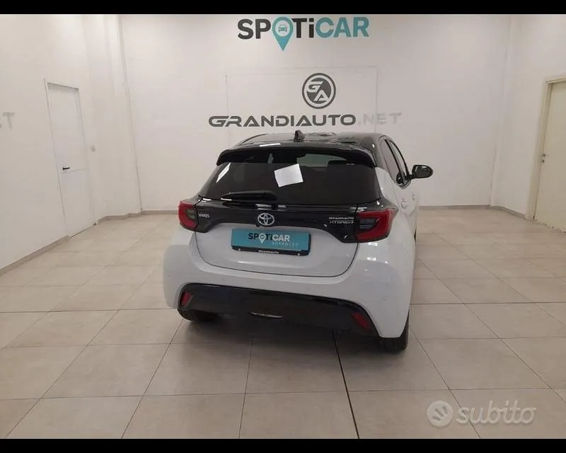 Toyota Yaris 2023 photo 4