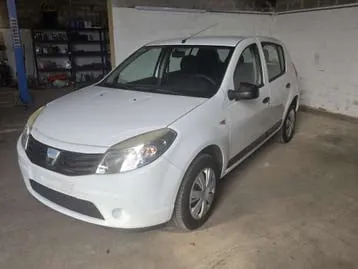 Dacia Sandero 2009 photo 3