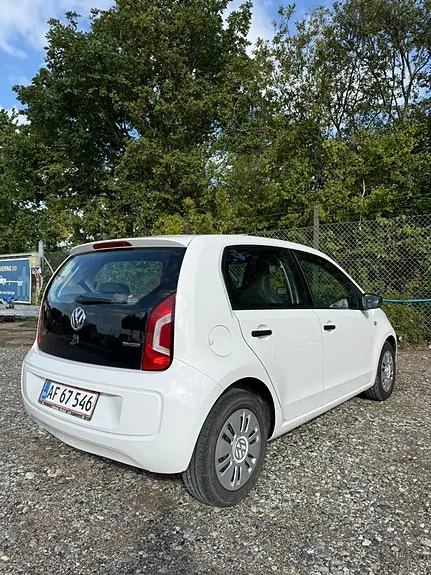 Volkswagen Up 2013 photo 3