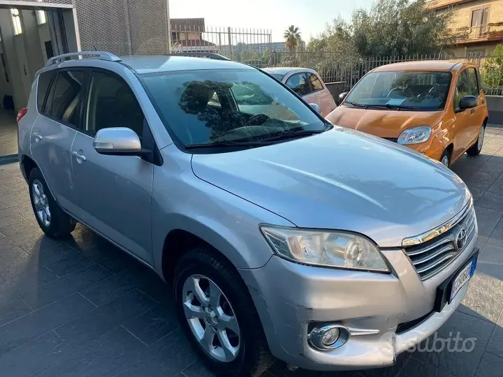Toyota Rav4 2011 photo 2