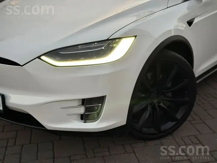 Tesla Model X 2018 photo 5