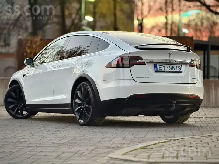 Tesla Model X 2018 photo 4