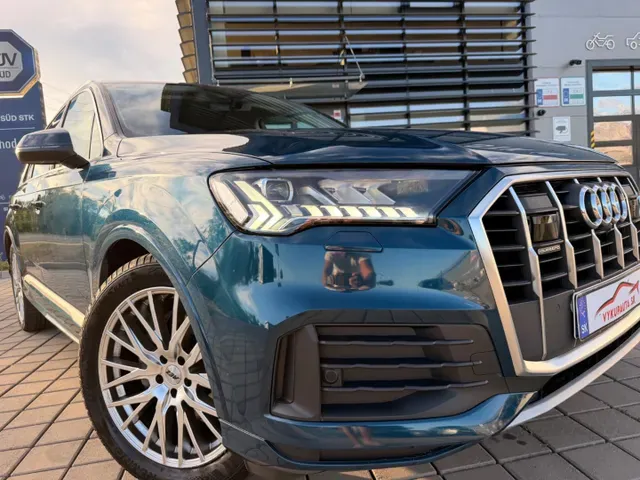 Audi Q7 2021 photo 2