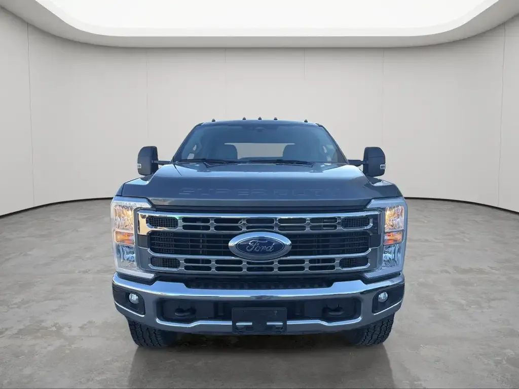 Ford F-250 Super Duty 2025 photo 2