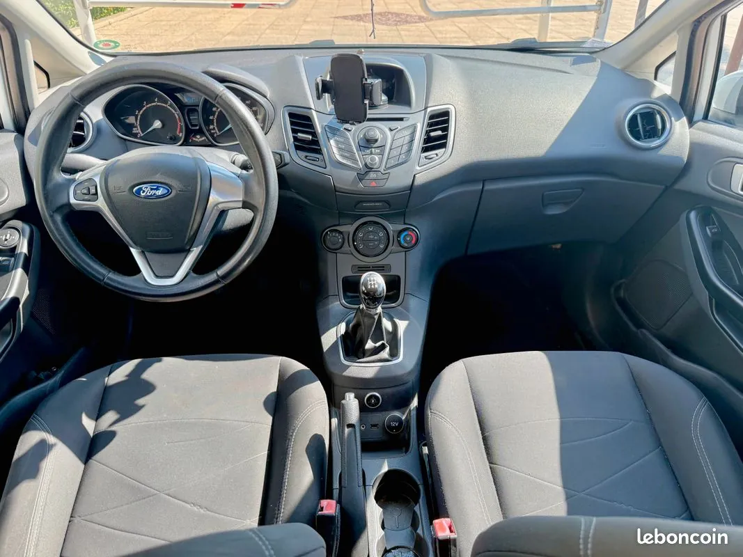 Ford Fiesta 2013 photo 3
