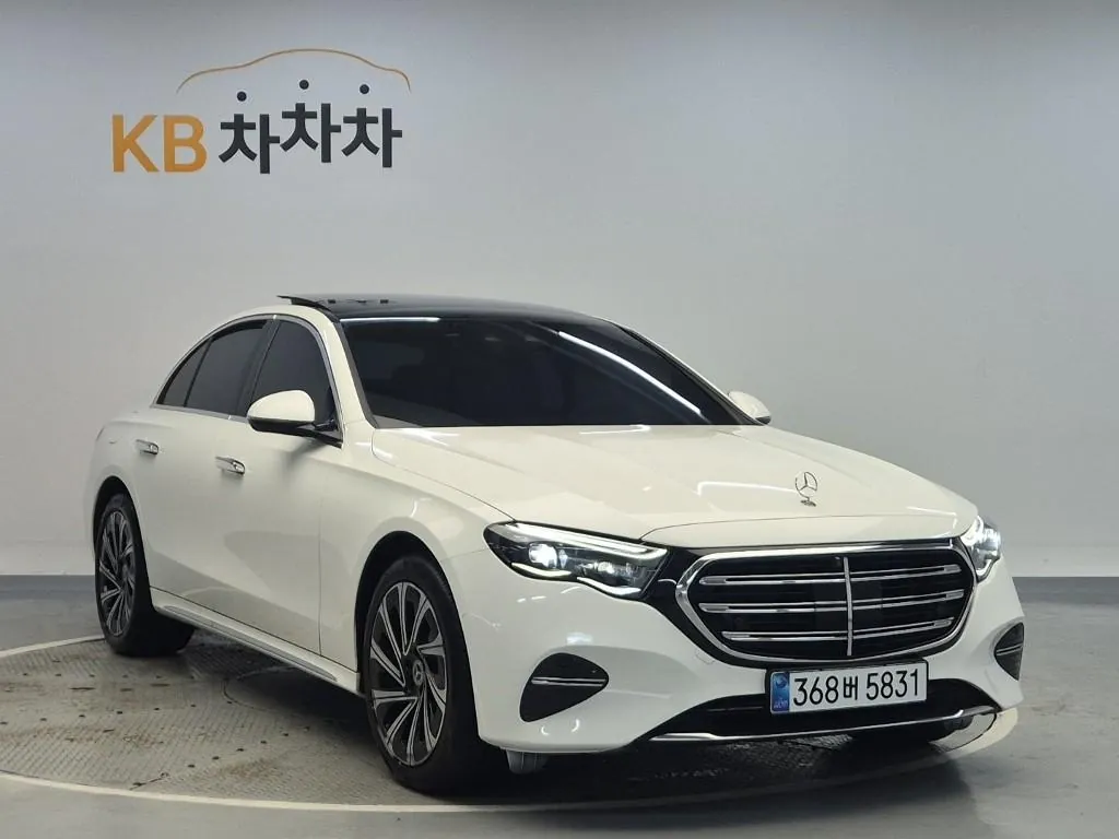 Mercedes-Benz E-Class 2024 photo 4