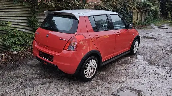 Suzuki Swift 2010 photo 2