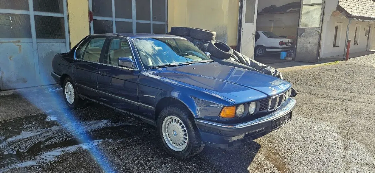 BMW 7 Series 1992 photo 3