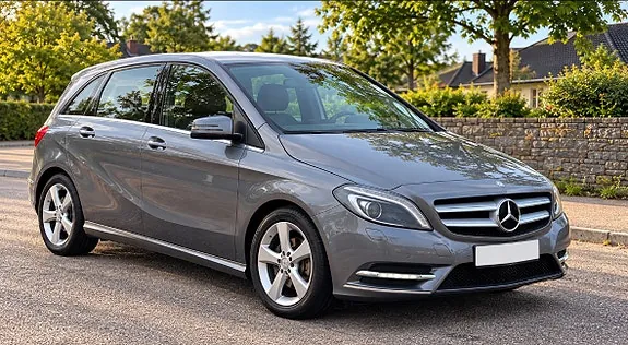 Mercedes-Benz B180