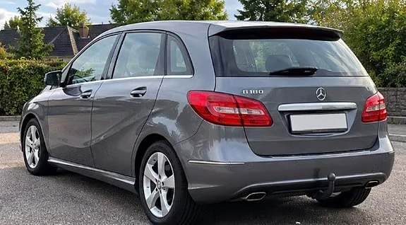 Mercedes-Benz B180 2014 photo 3