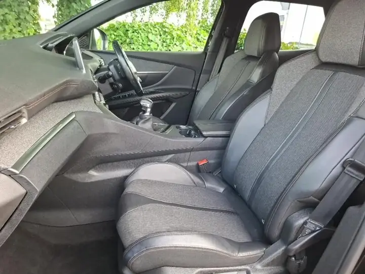Peugeot 3008 2019 photo 5