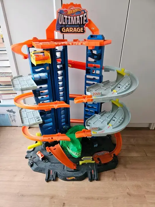 Hot Wheels Ultimate Garage