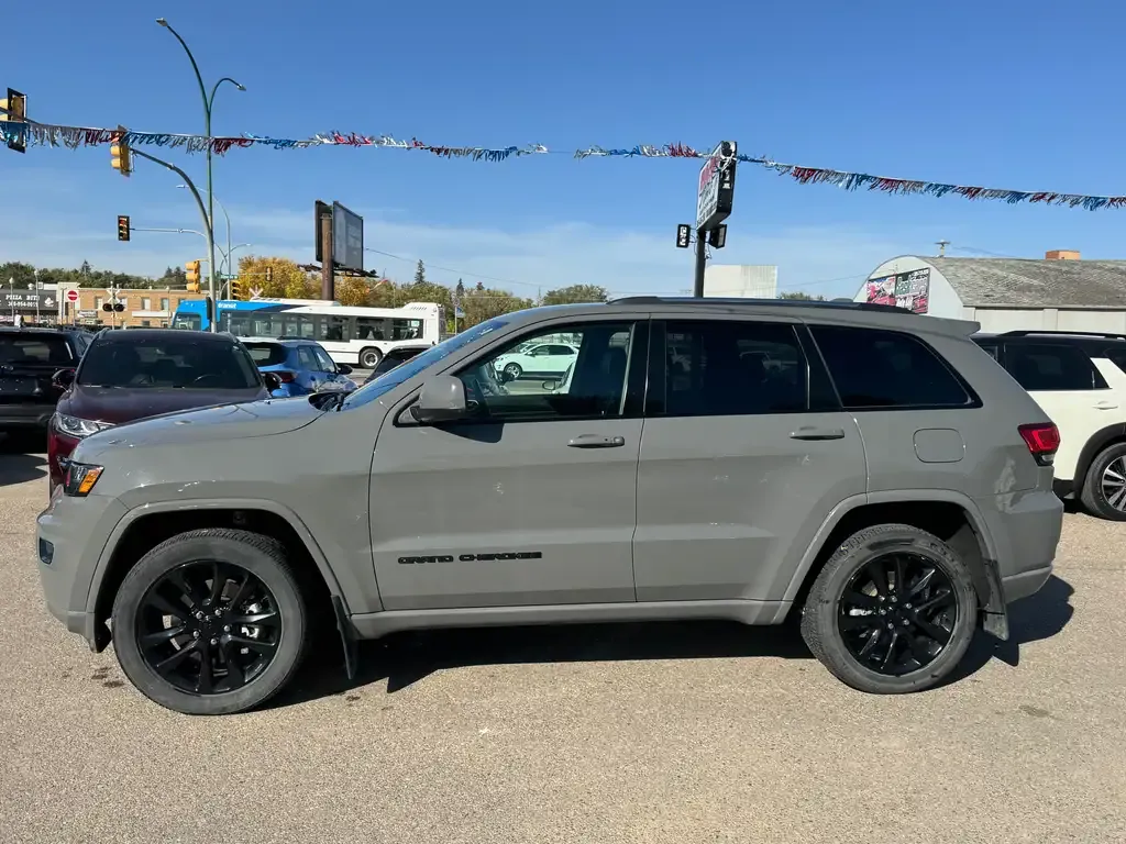 Jeep Grand Cherokee 2021 photo 2
