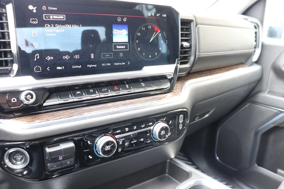 GMC Sierra 1500 2024 photo 2