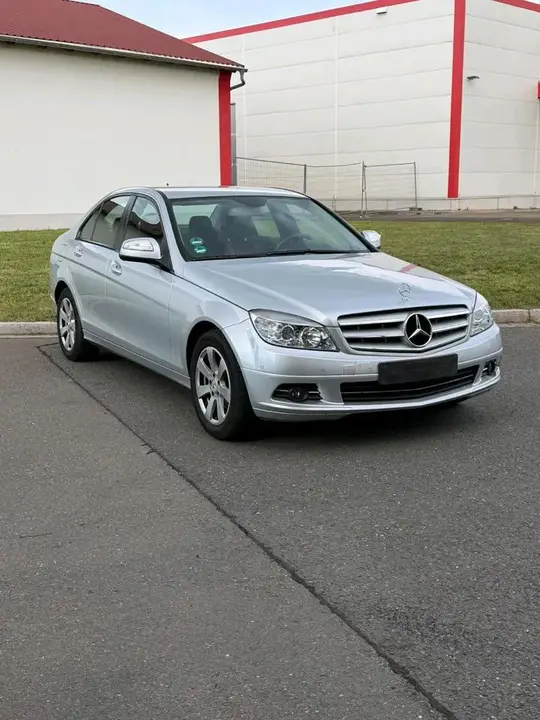 Mercedes-Benz C180