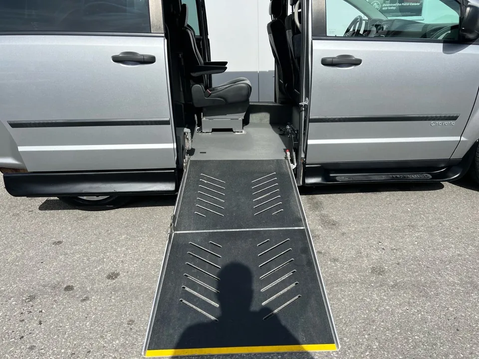 Dodge Grand Caravan 2017 photo 2