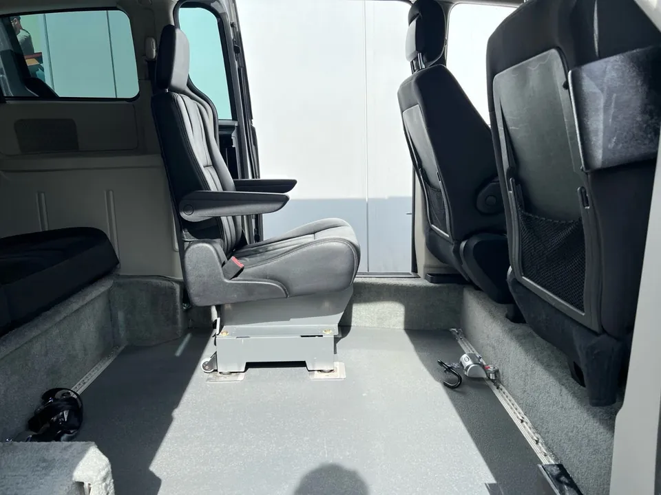 Dodge Grand Caravan 2017 photo 3