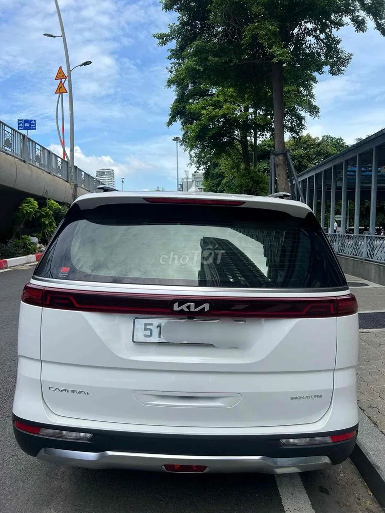 Kia Carnival 2023 photo 2