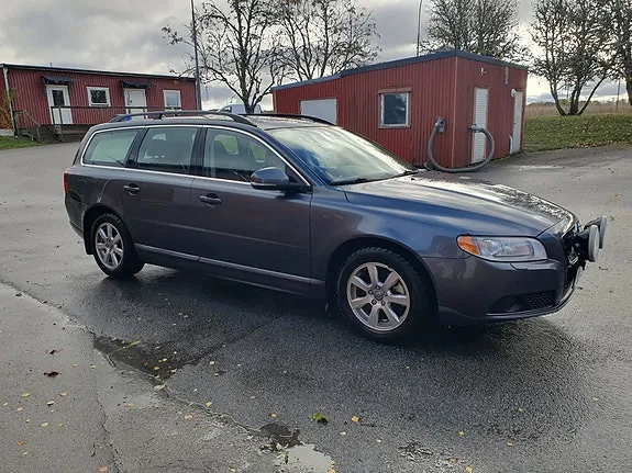 Volvo V70 2012 photo 2