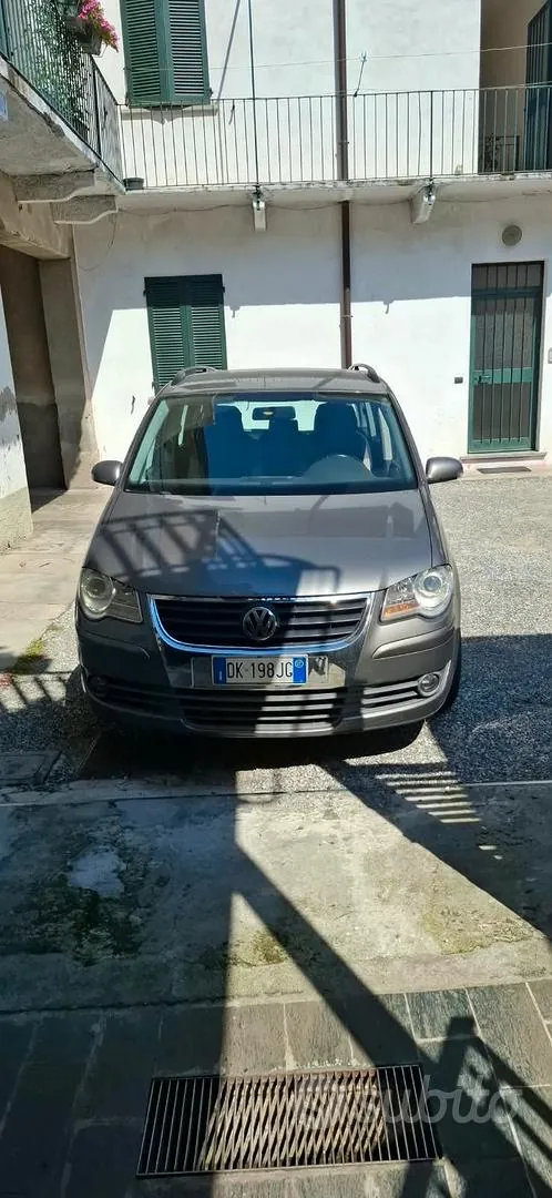 Volkswagen Touran 2007 photo 4