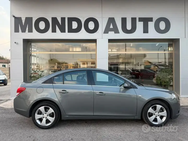 Chevrolet Cruze 2010 photo 4