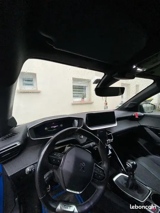 Peugeot 208 2020 photo 3