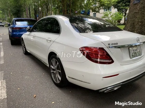 Mercedes-Benz E-Class 2017 photo 2
