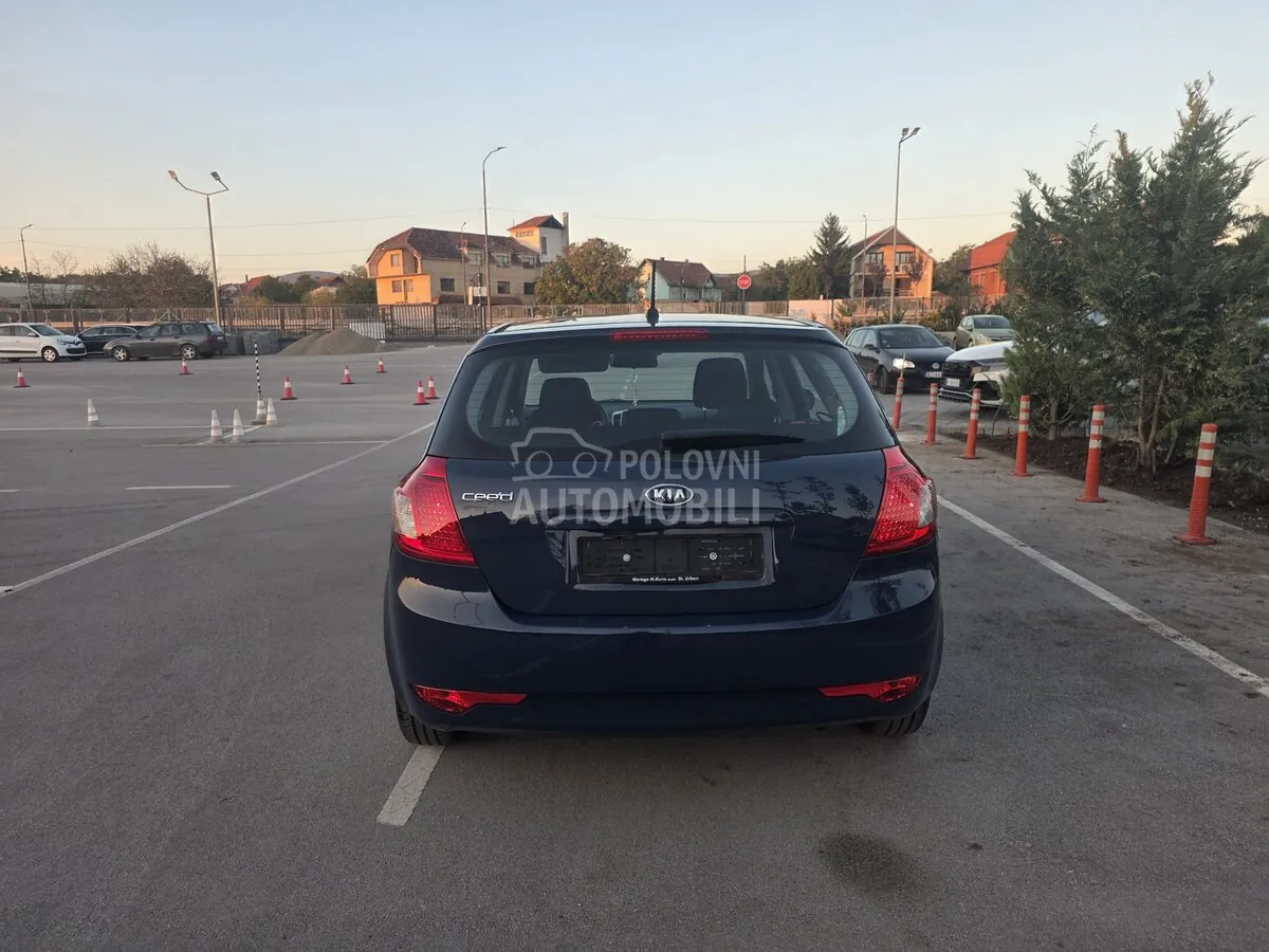 Kia Ceed 2011 photo 5