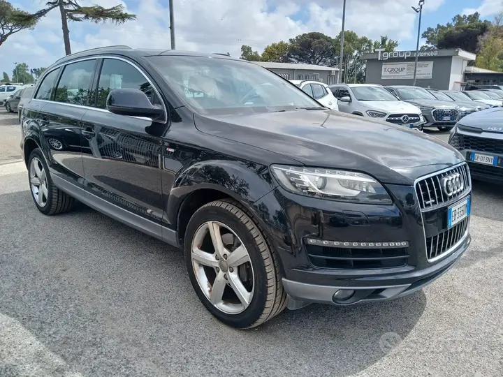 Audi Q7 2010 photo 3