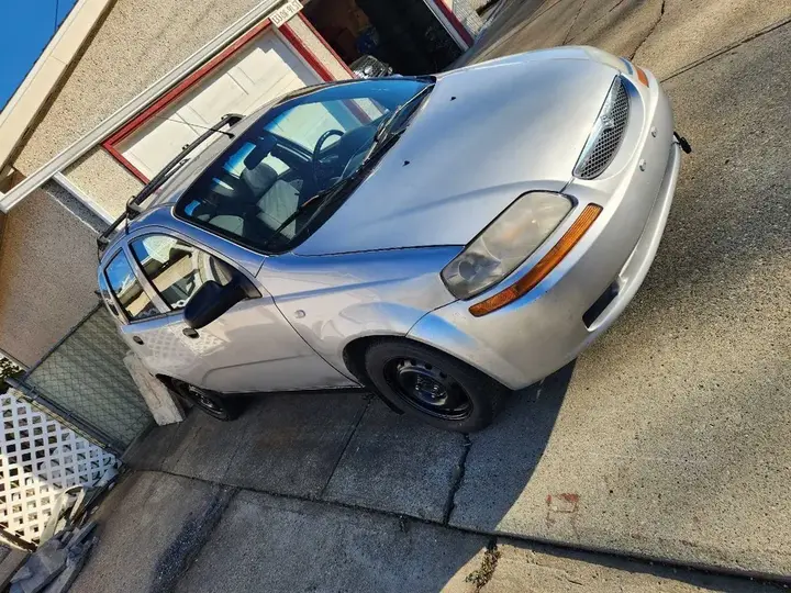 Suzuki Swift 2006 photo 3
