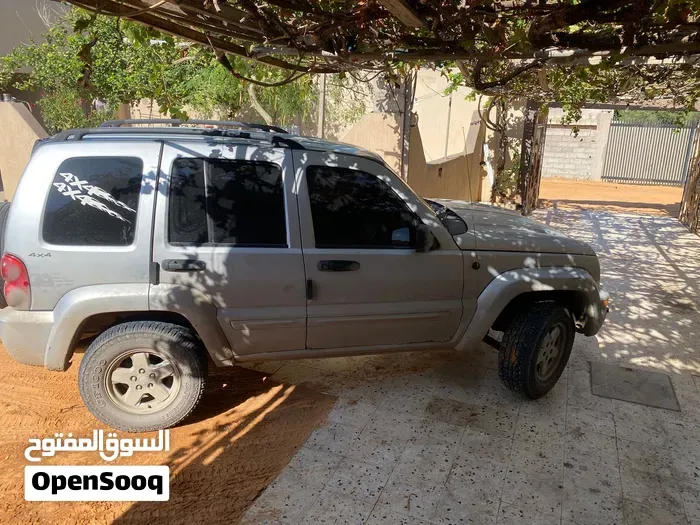 Jeep Liberty 2007 photo 4