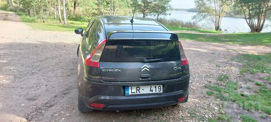 Citroen C4 2010 photo 4