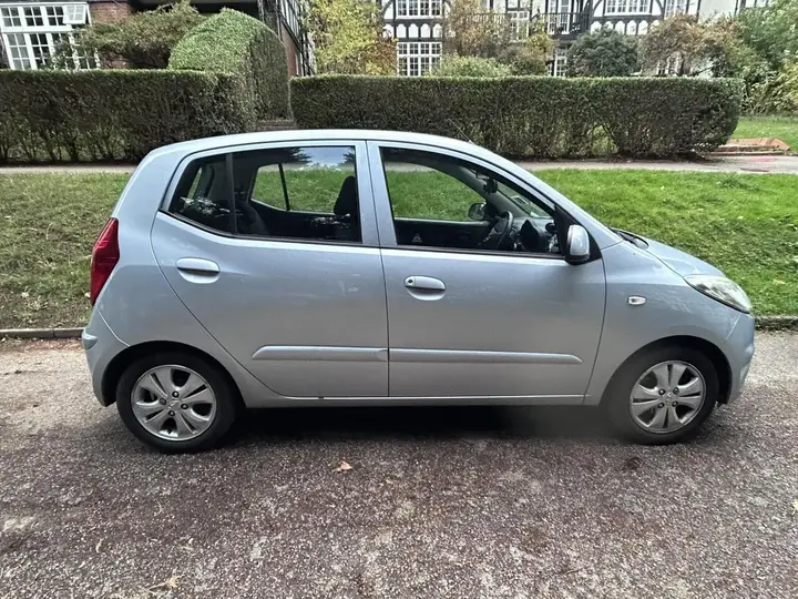 Hyundai I10 2012 photo 2