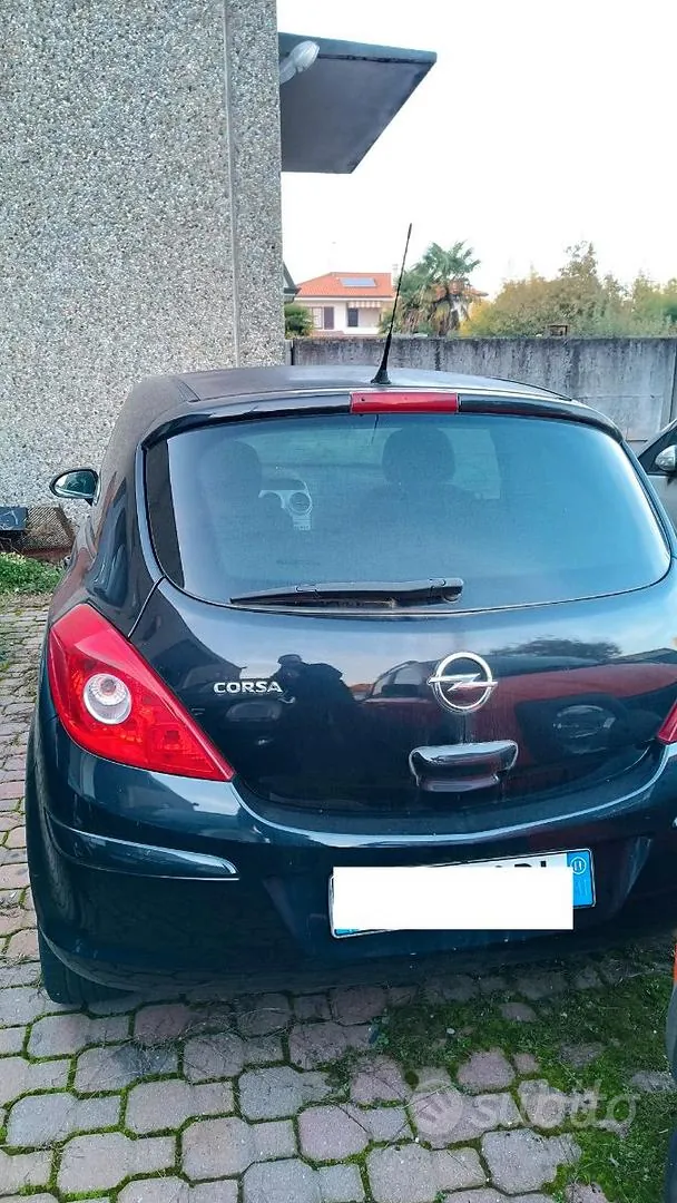 Opel Corsa 2011 photo 3