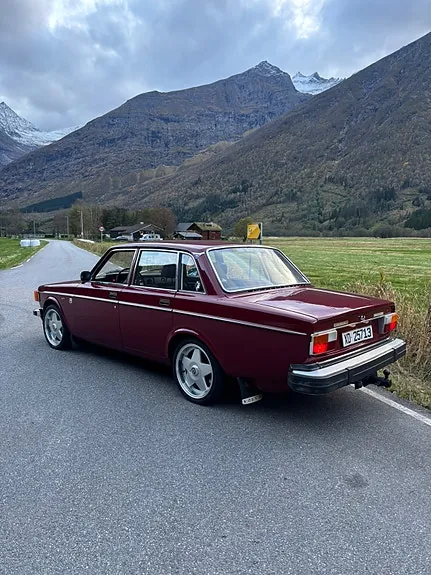 Volvo 140 1974 photo 3
