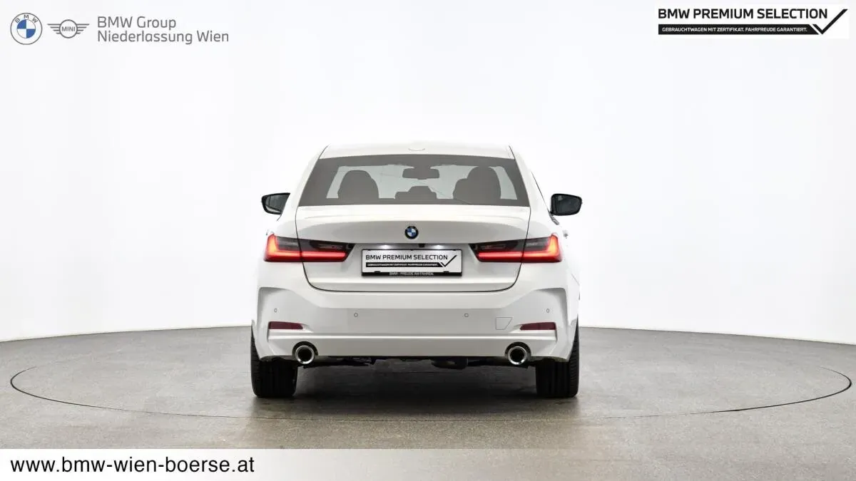 BMW 3 Series 2024 photo 2