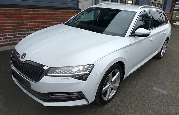Skoda Superb 2021 photo 4