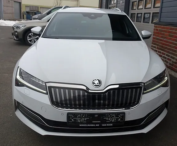 Skoda Superb 2021 photo 5