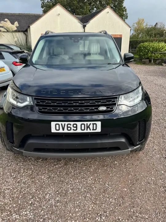 Land Rover Discovery 2019 photo 2