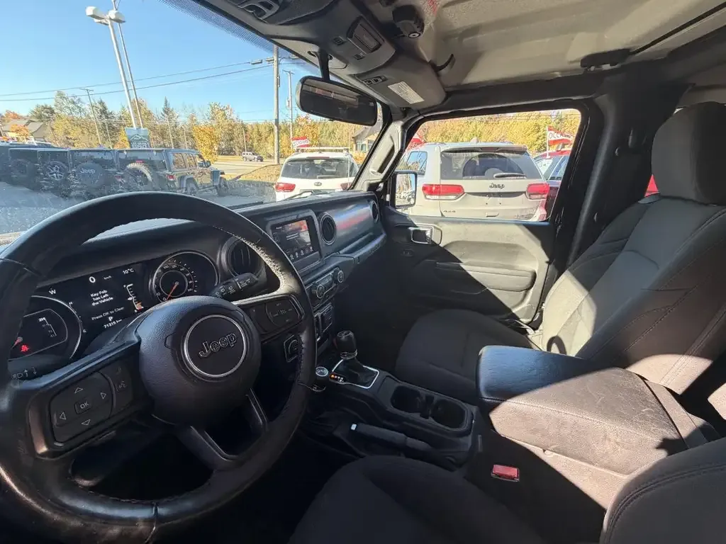Jeep Wrangler 2023 photo 5