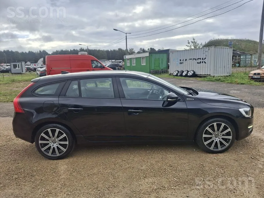 Volvo V60 2016 photo 2