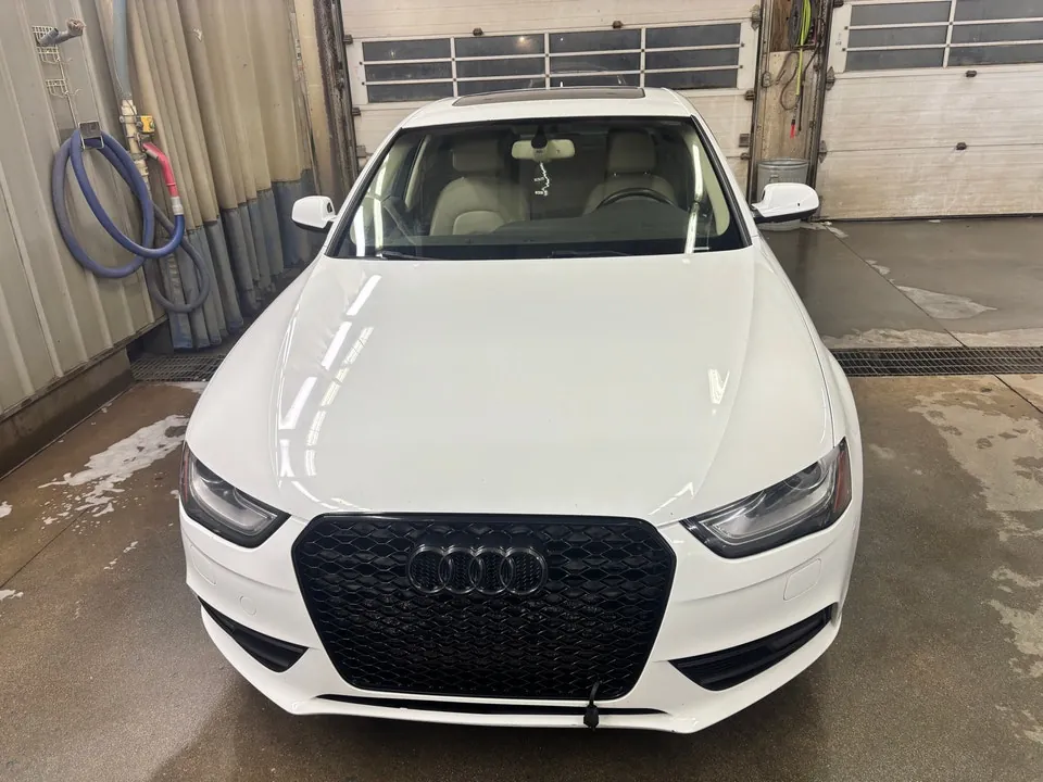 Audi A4 2014 photo 2