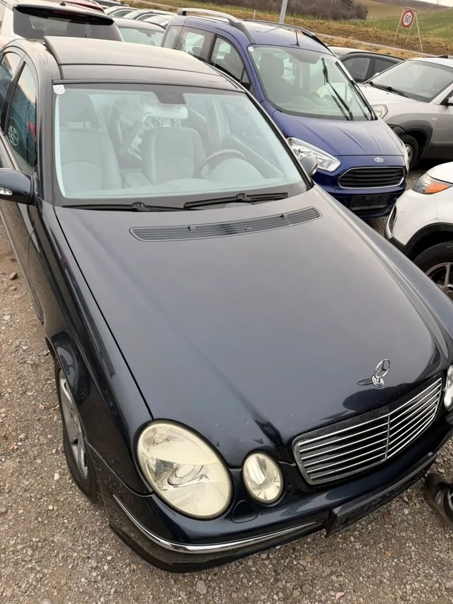 Mercedes-Benz E-Class 2003 photo 2